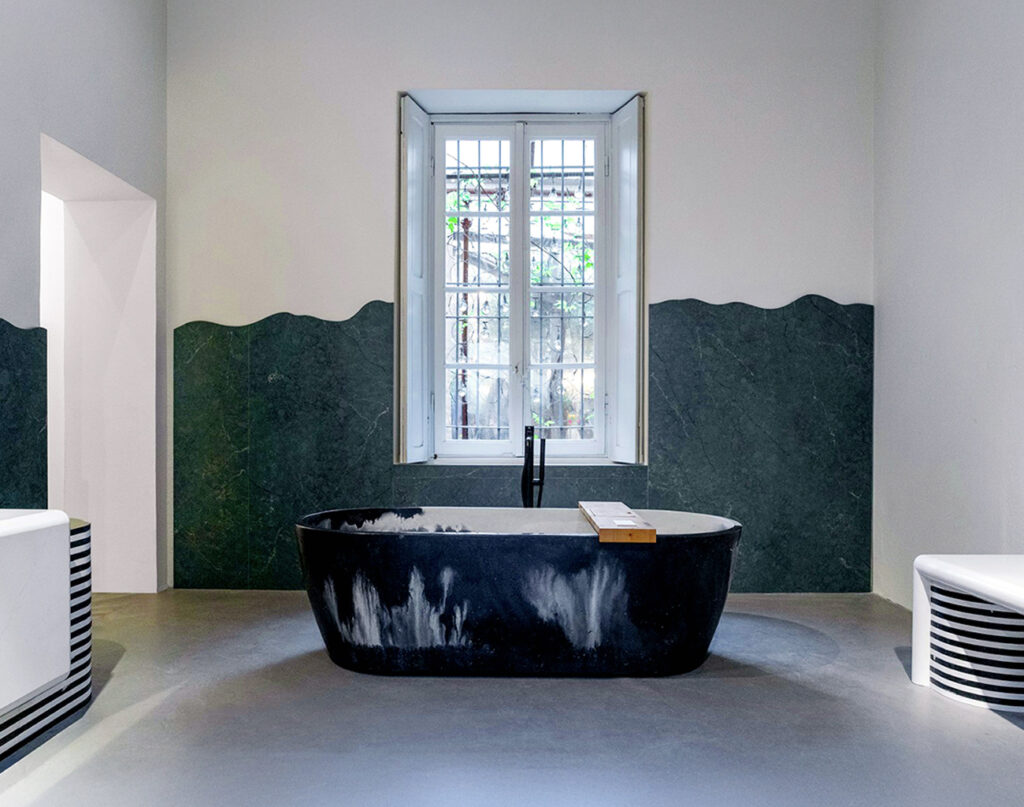 Bathing chamber, espacio creado por Cecilia Szalkowicz y realizado por Canteras para la Feria de Milán